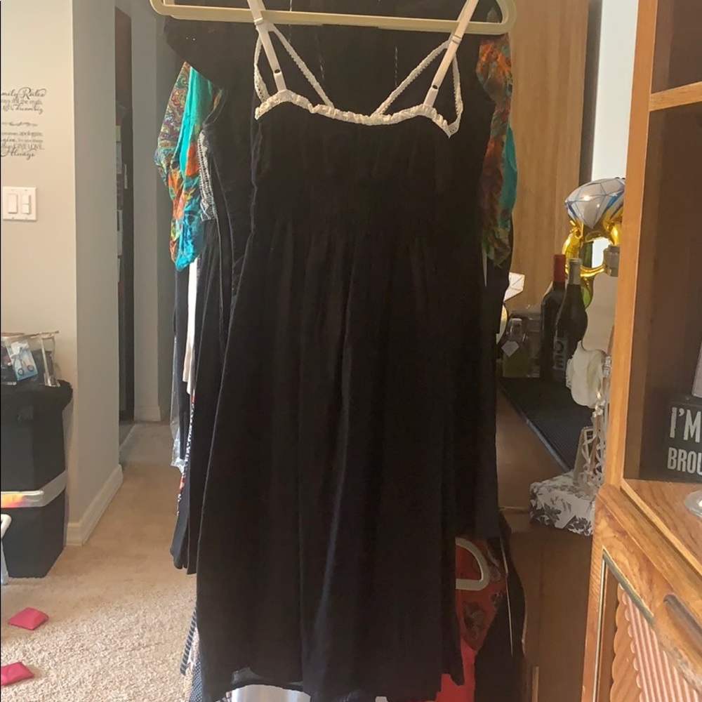 Dress - Picture 3 of 3